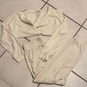 Victoria's Secret Ivory Waffle Set